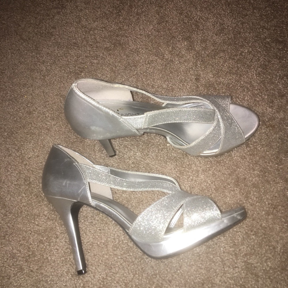 Silver Pumps - Picture 2 of 3